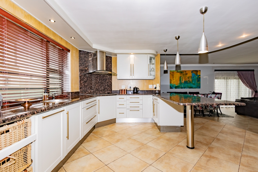 4 Bedroom Property for Sale in Haasendal Western Cape